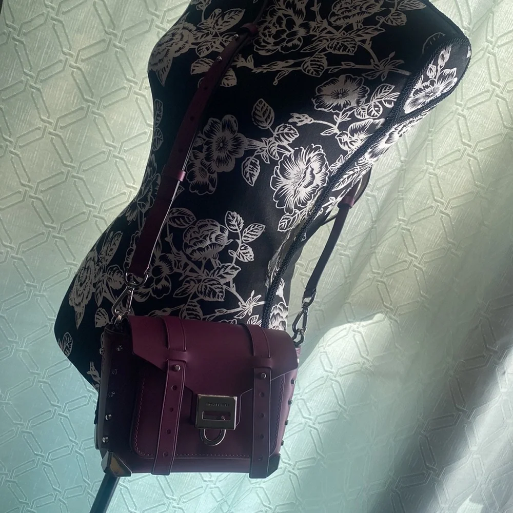 Michael Kors Manhattan Leather Satchel - Picture 9 of 10